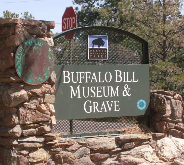 the-buffalo-bill-museum-and-grave-photo